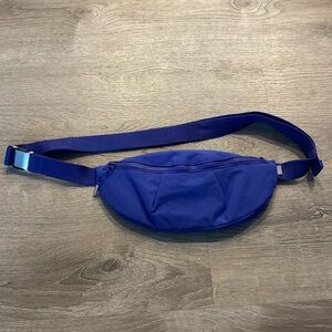 Athleta Crossbody Belt Fanny Pack